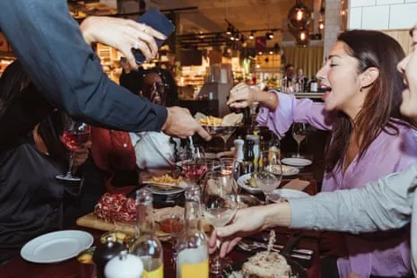 Early Evening Dining Trend: The Reasons Millennials and Gen Z Are Eating Earlier