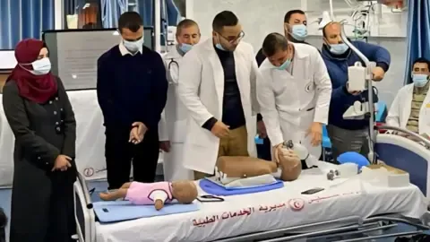 Pioneering Group of Scholars Evacuated from the Gaza Strip to Undertake Studies in the United Kingdom
