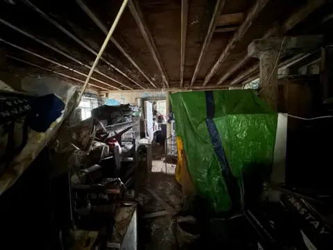 Home Full of Rubbish Heads to Auction at £38k